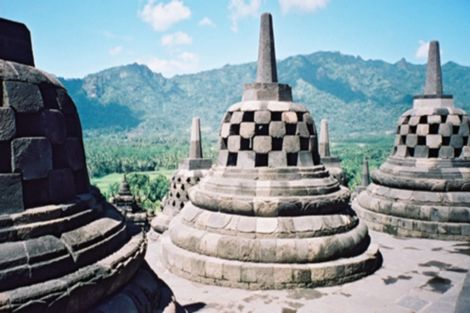 DE JAVA A BALI