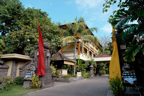 Entrée - Diwangkara Holiday Villa