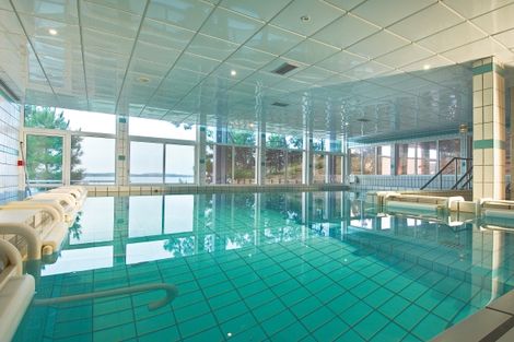 Piscine intérieure - Novotel Ile d'oleron