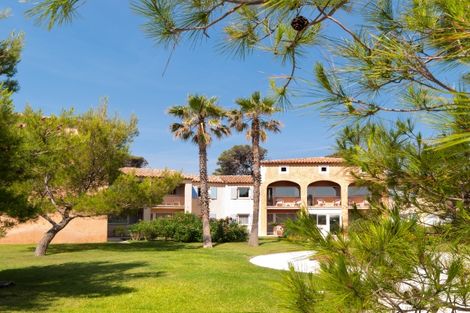 Façade - Ibis Hyères