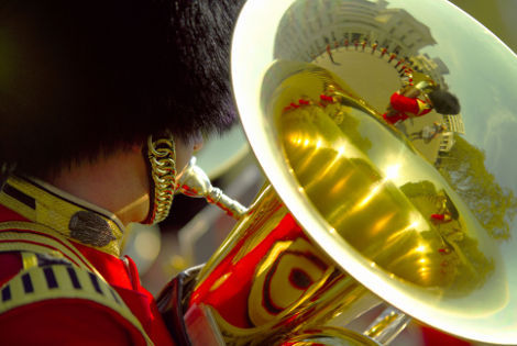 Garde royal musicien pendant la Relève de la Garde à Buckingham Palace - copyright : VisitLondon