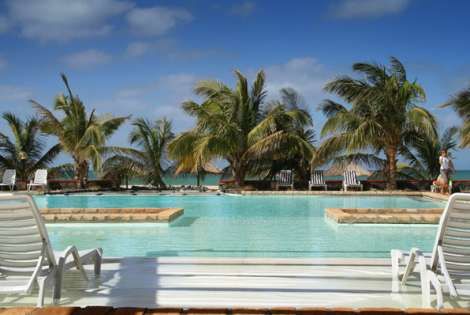 Piscine et transat - Parque Das Dunas
