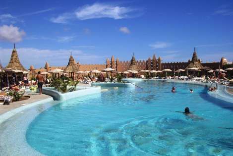 Une des piscines du complexe - Riu Funana