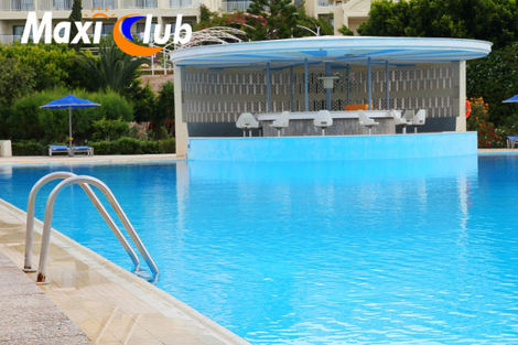 pool bar - Maxi Club Sunshine Village