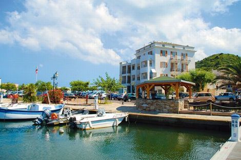 Hôtel et port de plaisance - Marina d'Oro