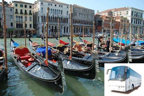 venise - gondoles - bus en coin - Court Sejour a Venise 