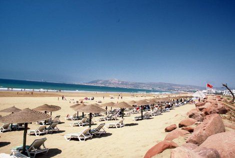 http://static.partirpascher.com/photos/vacances-maroc/agadir/plage-palais-des-roses_3861_pghd.jpg