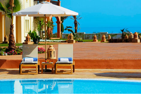 Piscine et transats - Be Live Grand Saïdia