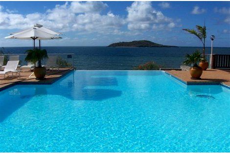 Piscine avec panorama dur la mer - Sakouli 