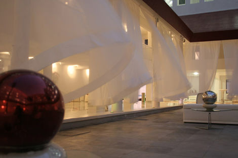 Lobby - Bel Air Collection
