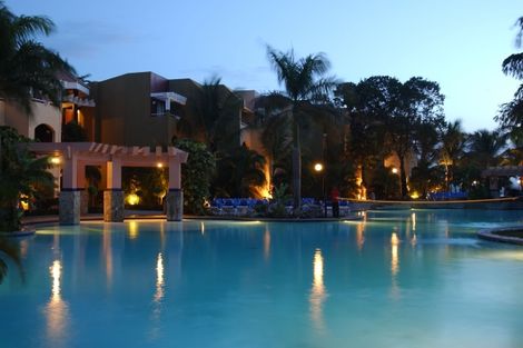 Piscine le soir - Casa Marina Beach et Reef