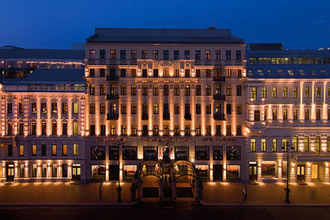 Façade de nuit - Corinthia St Petersburg