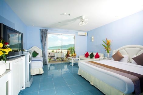 Chalong Beach - Chalong Beach Resort & Spa