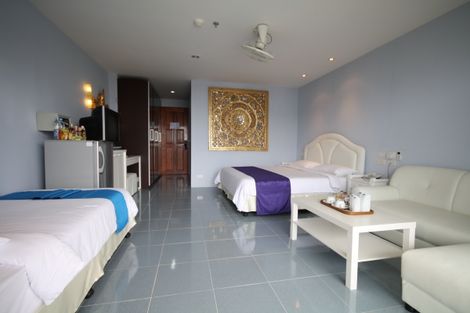 Chalong Beach - Chalong Beach Resort & Spa