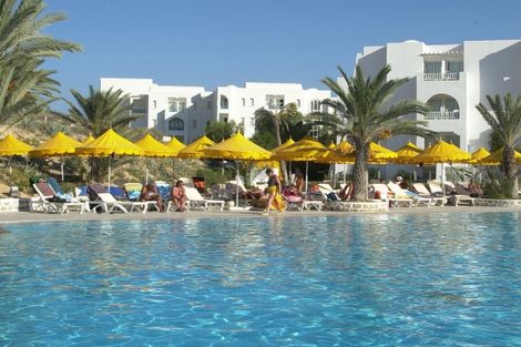 Vue de la piscine et des logements - Isis & Thalasso