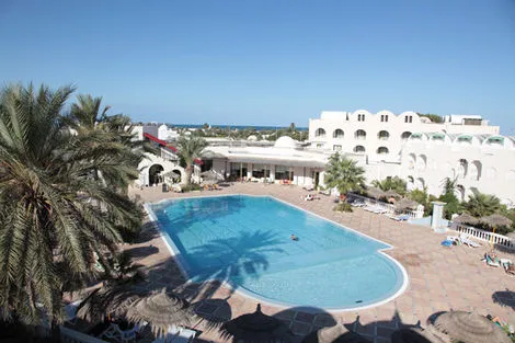 Piscine et façade de l'hotel - Miramar Petit Palais