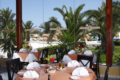 Restaurant - Holiday Beach