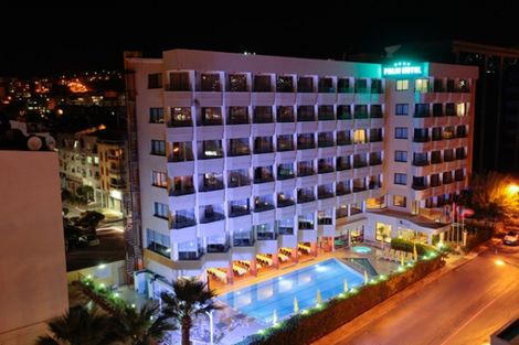 Façade - Palm Hotel