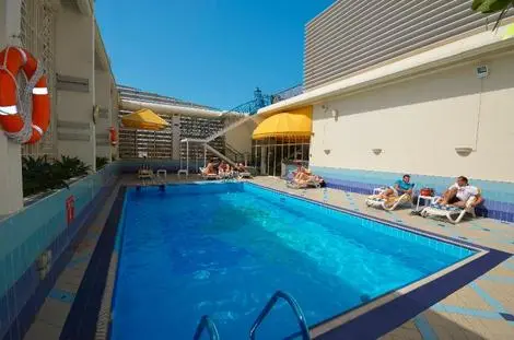 Abu Dhabi : Hôtel Holiday Inn Downtown