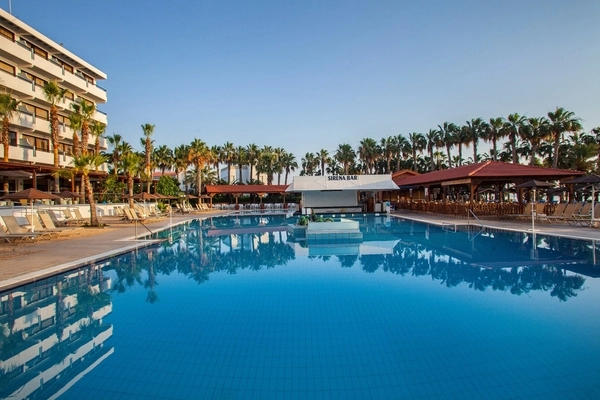 Chypre : Hôtel Cavo Maris Beach