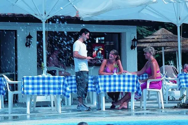 Chypre : Hôtel Paphos Gardens Apartments In Paphos Gardens Holiday Resort