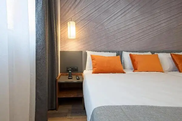 Espagne : Hôtel Dwo Yuste Alcalá