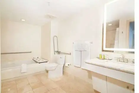 Etats-Unis : Hôtel Doubletree Ocean Point Resort & Spa