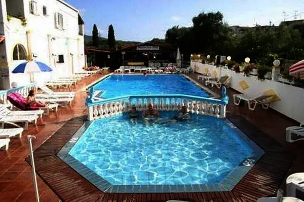Grece : Hôtel Leftis Romantica