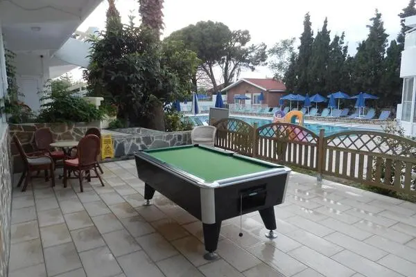 Rhodes : Hôtel Paleos Apartments