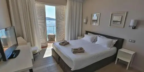 Hôtel Le Pinarello sainte_lucie_de_porto_vecchio FRANCE