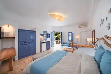 Hôtel Meltemi Suites perivolos GRECE
