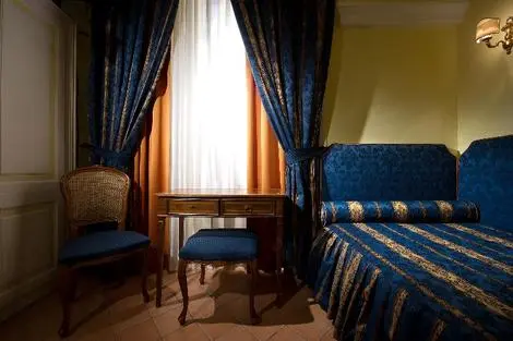 Hôtel Chiaja De Charme napoles ITALIE