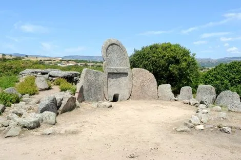 tombeaux des Géants de Codduvecchiu à Arzachena